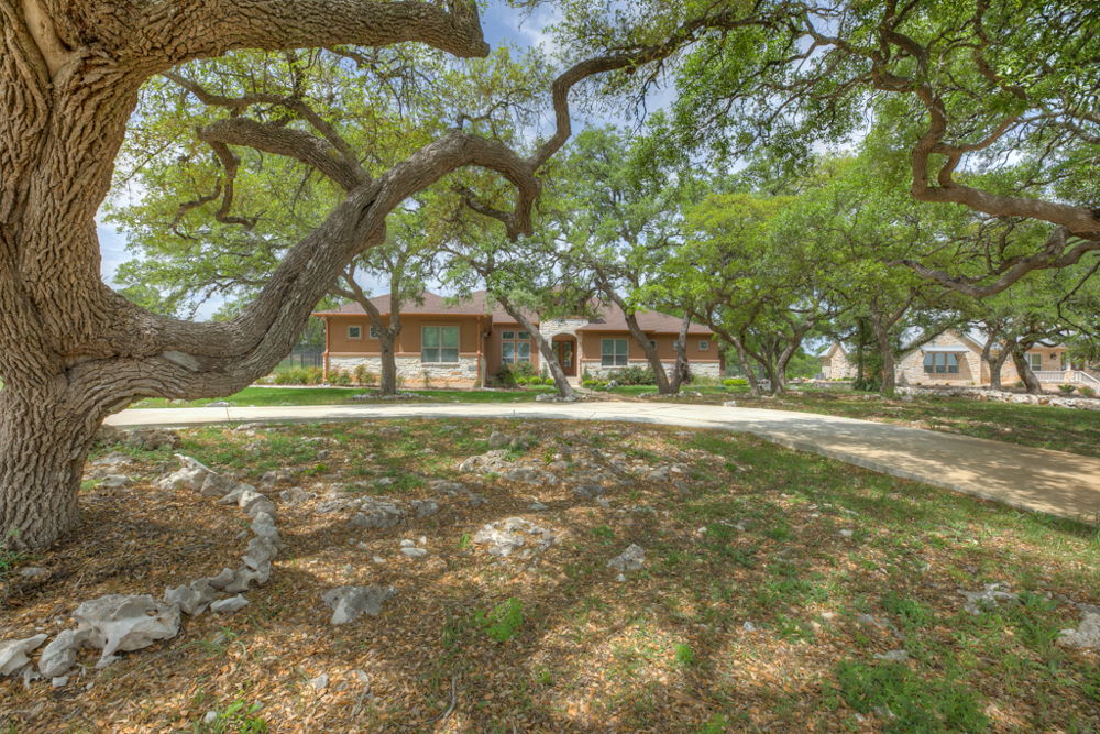 Vintage Oaks custom home for sale highlights Hill Country lifestyle