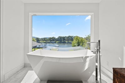 Lux-Des-Bath