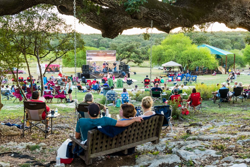 Vintage Oaks Summer Concert with Chris Colston Sept 2019 (26)